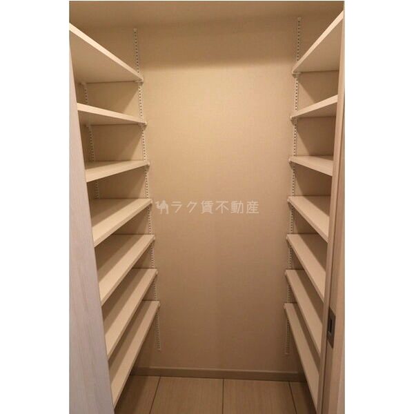 OPUS RESIDENCE SHINSAIBASHI SOUTHの室内写真5枚目