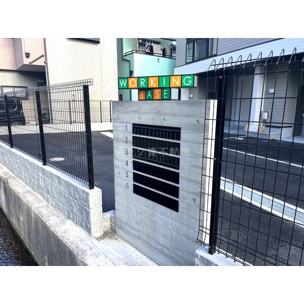WORKINGBASE伊丹WESTの外観3枚目