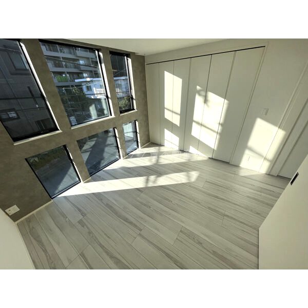 WORKINGBASE伊丹WESTの室内写真2枚目