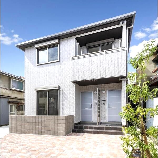 アンジュール トミ