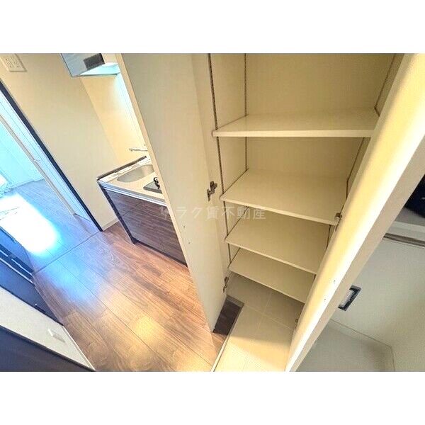 コンフォリア江坂広芝町の室内写真12枚目